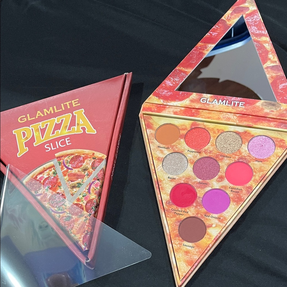 💕 GLAMLITE PIZZA MEAT LOVERS EYESHADOW PALETTE💕